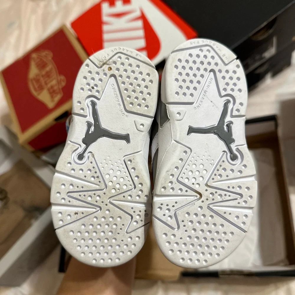 Jordan 6s - Picture 4 of 5